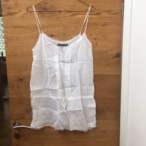  - Säljer massa kläder billigt pga flytt 