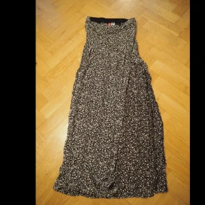  - tunn jätteskön långkjol med slits och resår i midjan