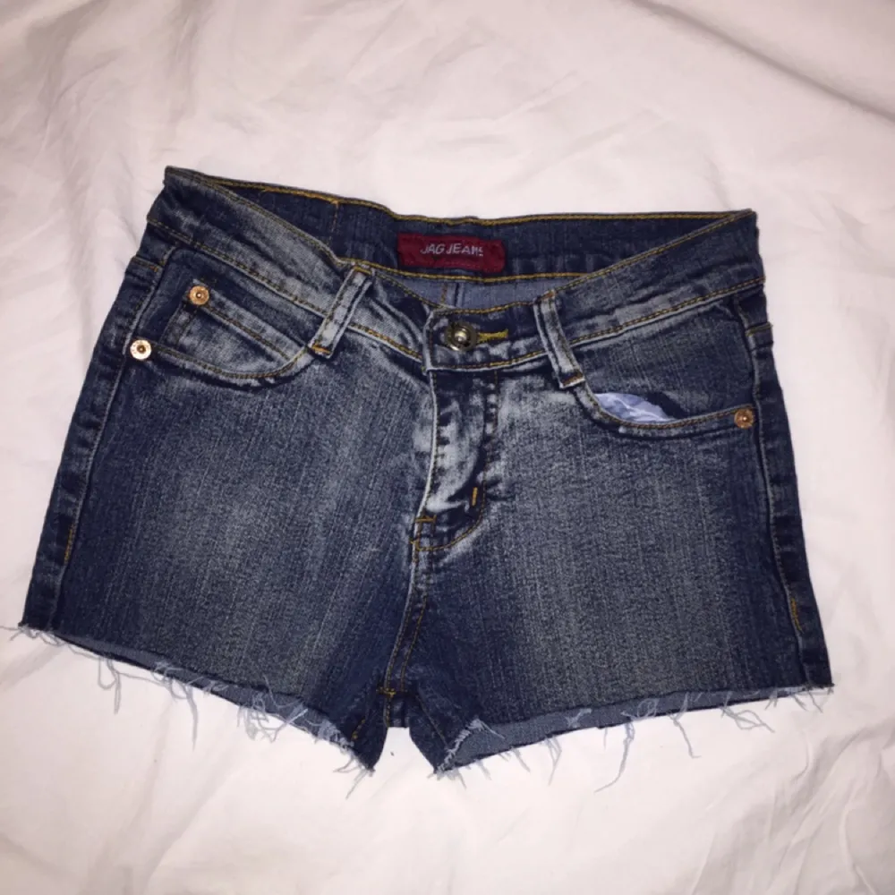 Jeans shorts från märket Jag Jeans, aldrig använda. Frakt inräknat i priset.. Shorts.