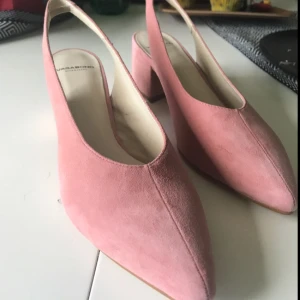  - Helt oanvända sommarskor från vagabond. Nypris 900kr. 