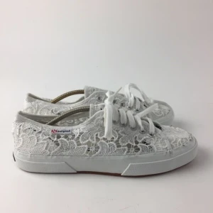  - Superga, Sneakers,  Strl: 40,  Färg: Vit,  Skick: Fint