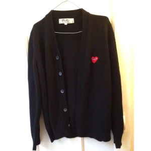  - Fin kofta i bra skick från Comme de Garcons