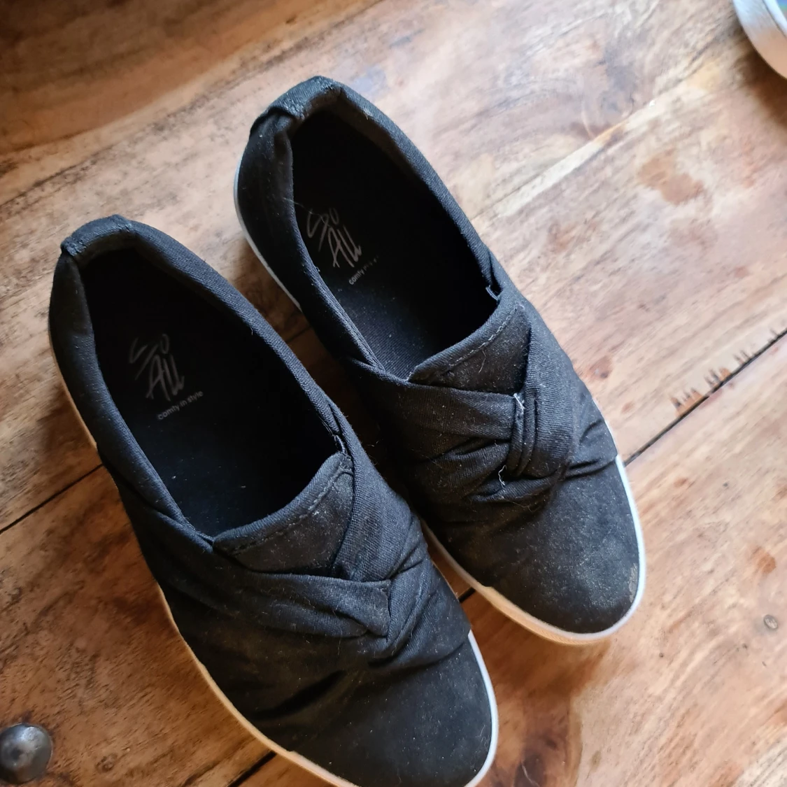 Sköna svarta skor. Lite använda! 