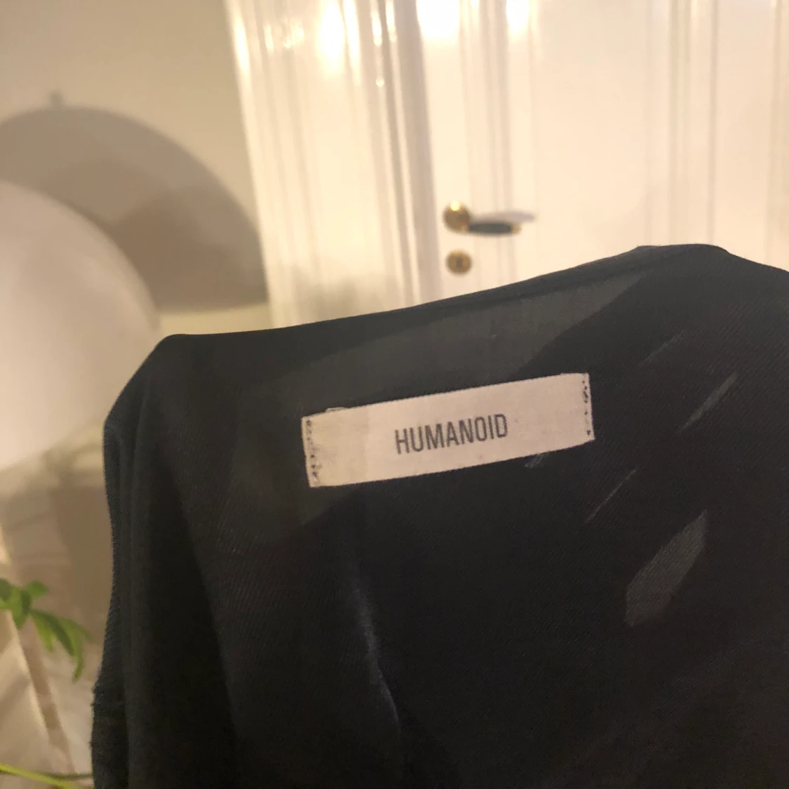 Enkel långärmad svart klänning  - 91