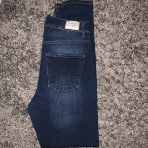 Byxor  - Byxor från cheap monday. Aldrig använda, storlek XS <3