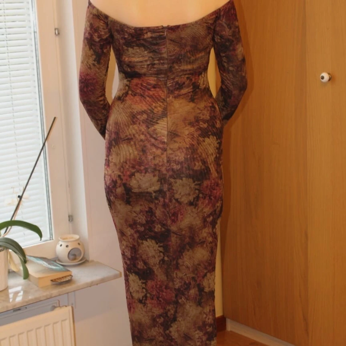 Åtsittande aftonklänning - 91