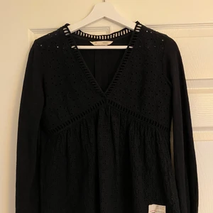 Odd Molly tröja  - Svart tröja från odd molly. Aldrig använd, urringad. Fraktkostnad tillkommer