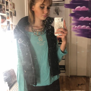 Väst - Superdin ambercombie and fitch väst som jag säljer pga att den är för liten. Köp direkt för 150 kr! 