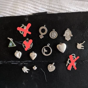 Hängsmycken - 12 st hängsmycken 11 i 923 silver 4 ST har ingen stämpel. 20 kr st 