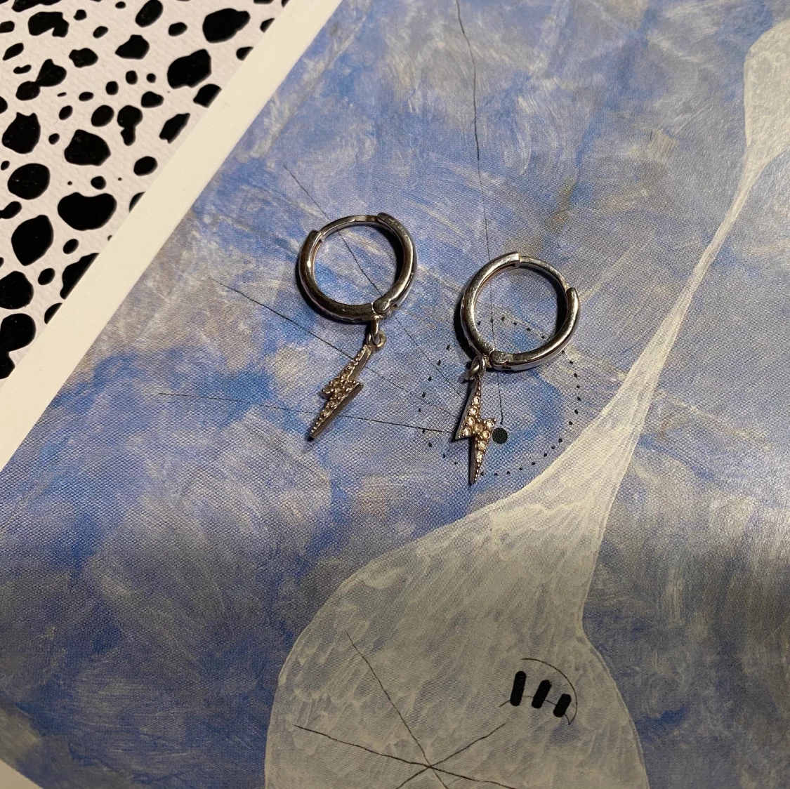 Örhängen med blixtar