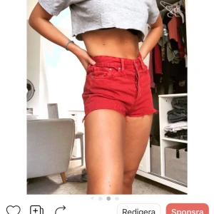 Röda Jeansshorts  H&M  - Strl. S använd cirka 2 gånger