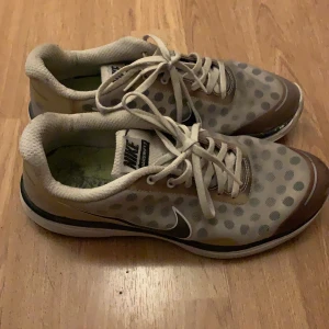 Nike sneakers  - Välanvända men har mer kvar att ge! lunarswift 2