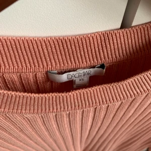 Dagmar top - Använd enstaka gånge råd ljusrosa inte är min färg. Strl: XS