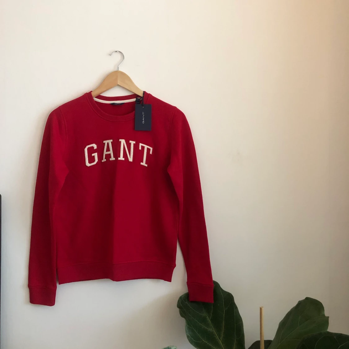 Oanvänd tröja från gant