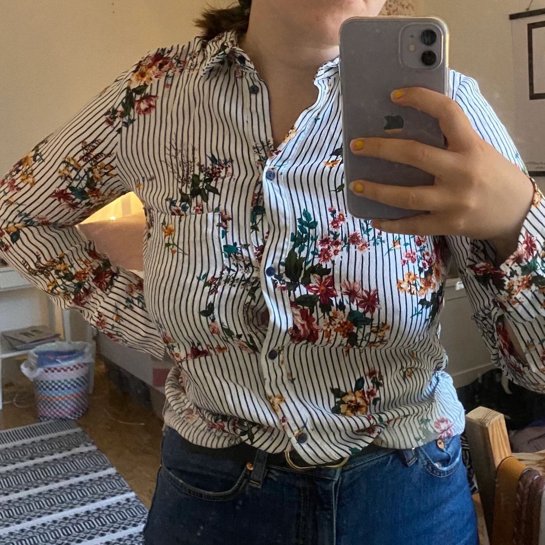 Blommig skjorta  - 91