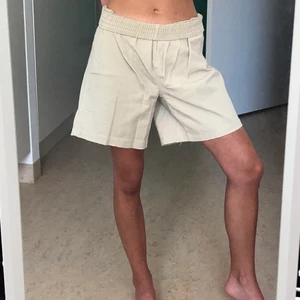 Beiga shorts - Beiga shorts köpta second hand