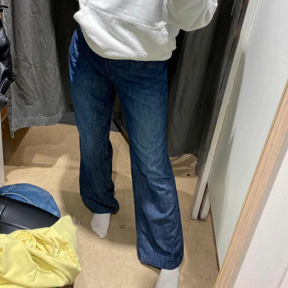 Säljer dessa söta byxor, frakt: 66kr💖💖. Jeans & Byxor.