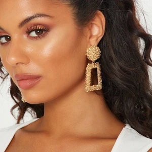 Örhängen - ”Chunky” guldiga örhängen från pretty little thing ❤️ Helt nya!