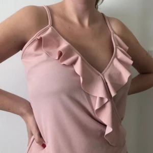 Superfint linne från Nelly - Köpt från Nelly Trend. Superfint och i mycket gott skick. Strl s