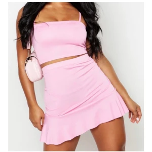 Set från boohoo - Köpte setet av en annan tjej här på Plick men det var lite litet för mig, inte mina bilder. 120kr inkl frakt