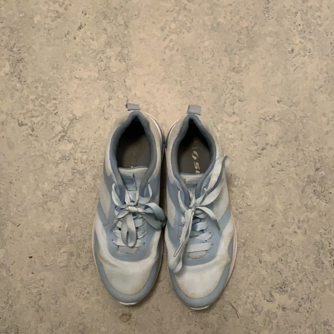 Blåa springskor/jumpa skor