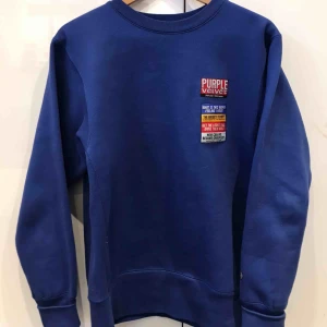  - Säljer min alldeles nya Eytys sweatshirt! Den är i storlek XS men den är liten större i storleken så skulle säga att de är en S. Den köptes på Eytys Sample Sale, dvs den går ej att köpa i butik. Endast testad, helt ny!