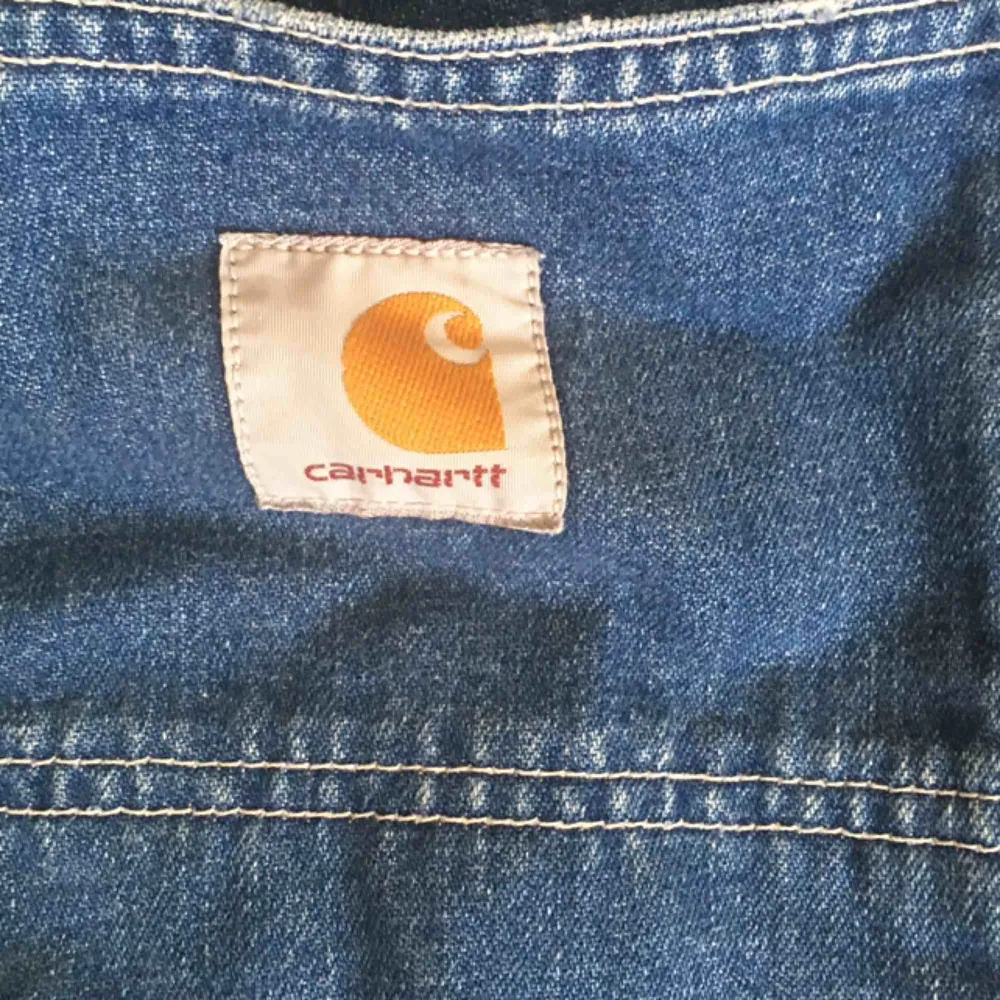 Najs Carhartt jeans i storlek 31! Väldigt sköna . Jeans & Byxor.