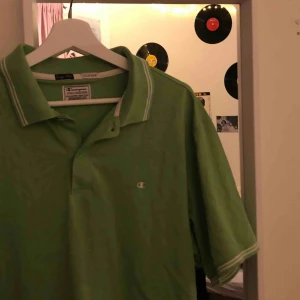  - Skjorta från champion köpt här på plick men aldrig använt❤️köpare står för frakt