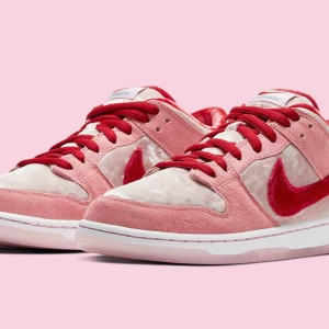  - Hög efterfrågan vad jag vet❣️❣️ (använda en gång) Strangelove dunk low.  Om många är intresserade gäller budgivning. 