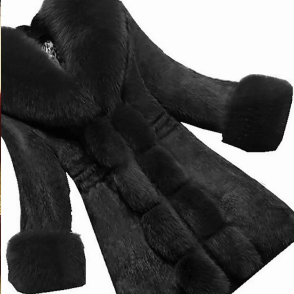 Världens mysigaste faux fur jacka, använd ett fåtal gånger!  Passar nästan alla storlekar  (Bild från hemsidan). Jackor.