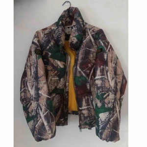  - Fodrad jacka från Junkyard. Köparen står för frakt :) 