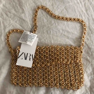  - Riktigt snygg slutsåld ZARA väska, aldrig använd, 400kr