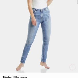  - Jeans från bikbok  Storlek S  Högmidjade  Väldigt lite använda