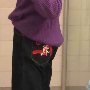  - balla evisu jeans som inte är min stil längre, buda! kan skicka fler bilder eller mått om så önskas❤️ (på tredje swipen svarar jag på de vanligaste frågorna jag får)