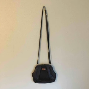  - Söt vintageväska i läder 