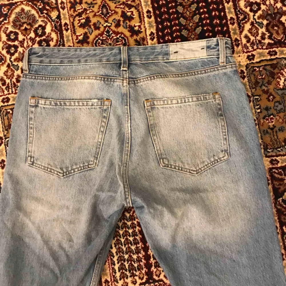 Helt oanvända karve jeans från carlings. säljer för de tyvärr är för små! Frakten tillkommer😁. Jeans & Byxor.