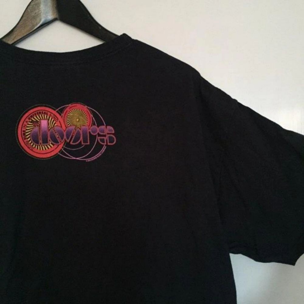 Säljer denna balla bandtröja med The Doors! ❤. T-shirts.
