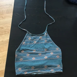  - Fint linne i använt skick. Köparen står för frakt! 