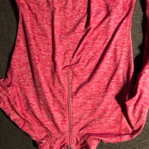  - Träningstjocktröja knappt använd 