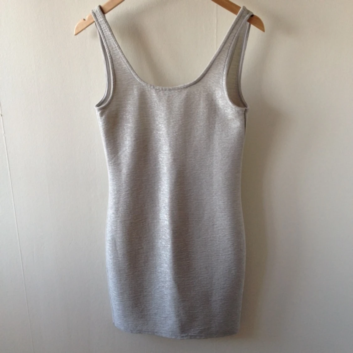 Snygg party klänning från Gina i storlek XS. Aldrig använd men har dock ingen lapp kvar.  - 1386592690