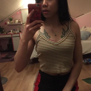  - Toppan från Monki stolek s