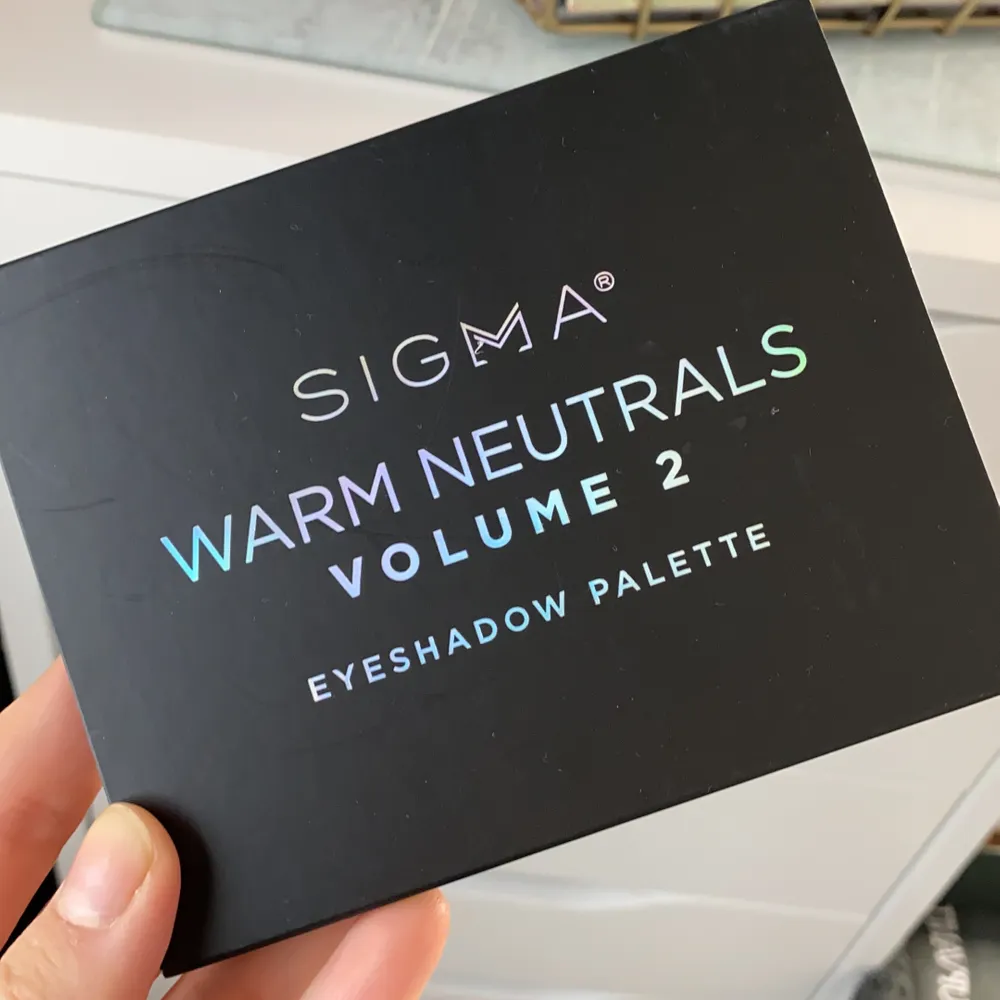 Sigma ögonskuggspalette, använd endast 2 gånger! Ord pris: 333kr (på sigmas sida) säljer för 215kr inklusive frakt!❤️. Accessoarer.
