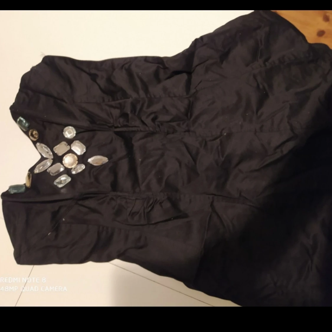 Asos MINI-KLÄNNING med stenar och korsettsnörning strl 12