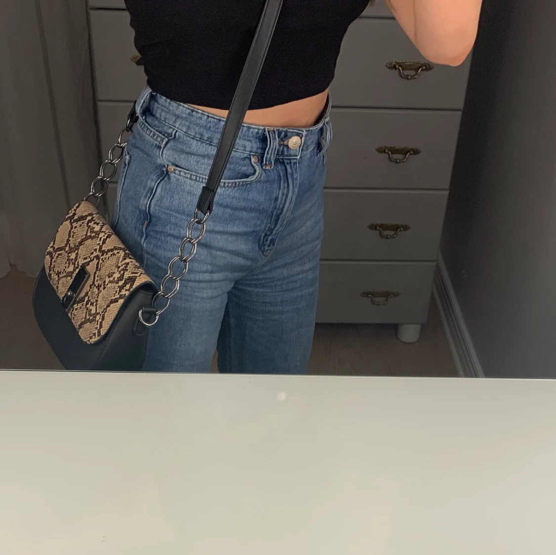 Väska med ormimitation - 91