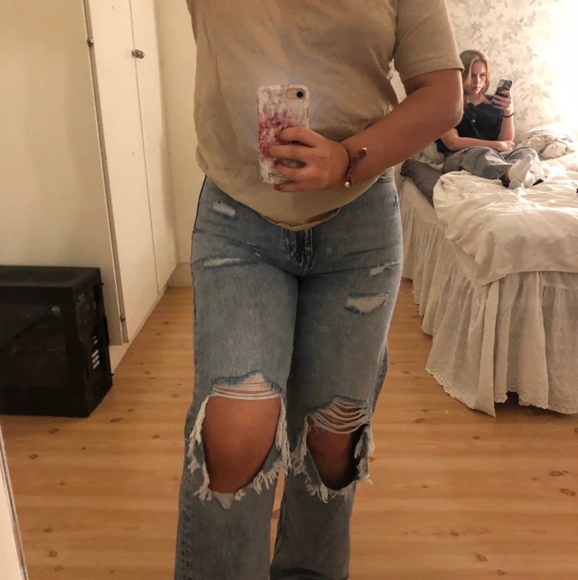 SLUTSÅLDA H&M JEANS