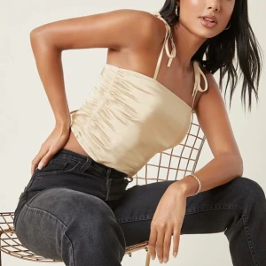 Festtopp - Snygg festtopp från shein, aldrig använd