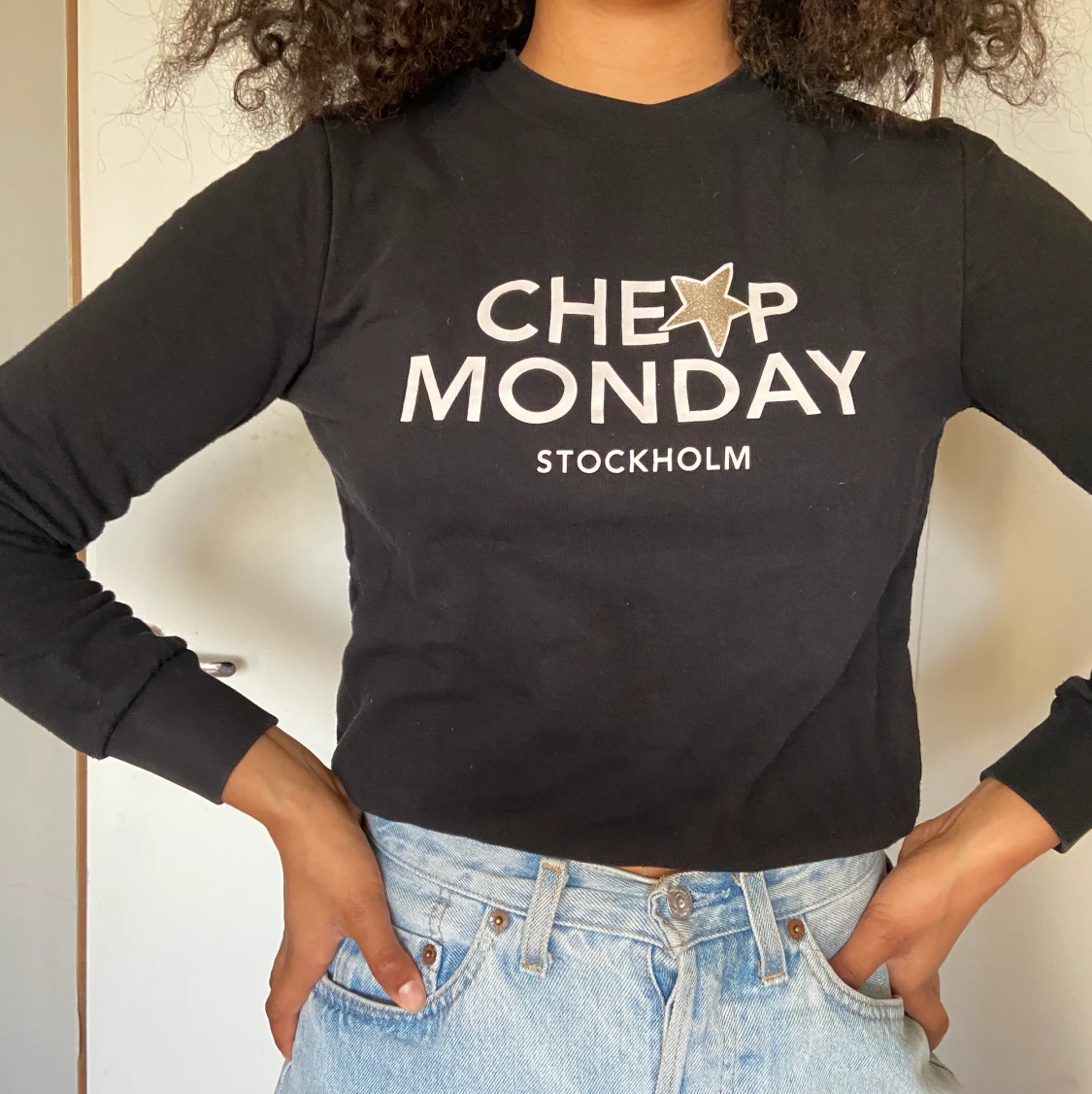 svart tröja från cheap monday
