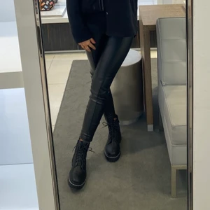 Skor från Duffy  - Knappt använda boots i nyskick. Storlek 38. Nypris:750 kr. 