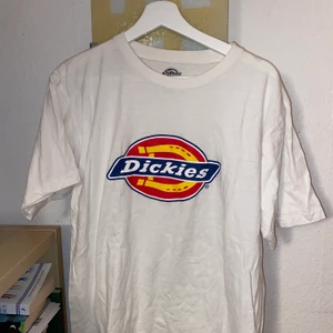 Dickies Tisha - Skön och oversized! Väl använd men i nice skick ändå! 