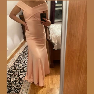 Klänning - Endast använd vid ett tillfälle